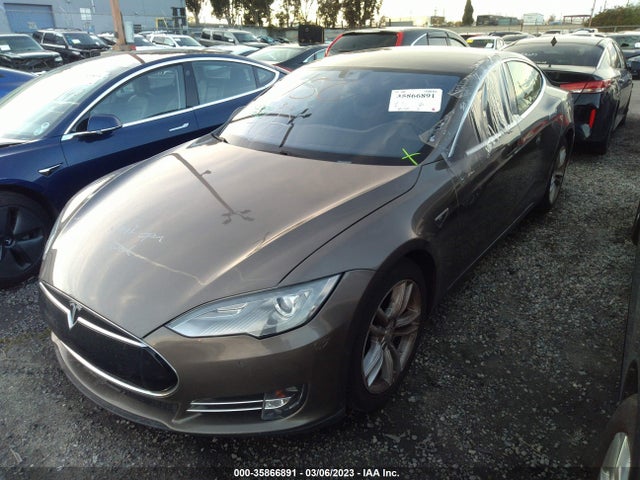 2015 Tesla Model S, VIN: 5YJSA1E1XFF117401