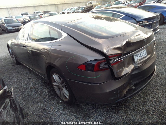 2015 Tesla Model S, VIN: 5YJSA1E1XFF117401