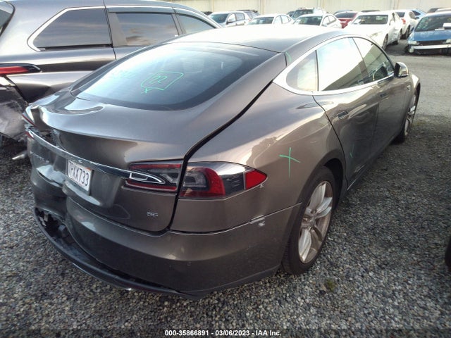 2015 Tesla Model S, VIN: 5YJSA1E1XFF117401