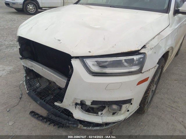 WA1EFCFS9FR001144 Audi Q3 2.0t Premium Plus