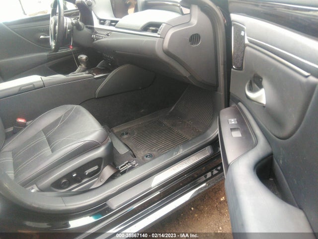 2019 LEXUS ES ES 300H VIN: JTHB21B12K2024952