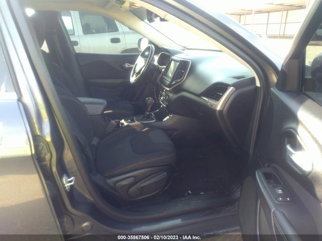 1C4PJLCS3GW307499 Jeep Cherokee Latitude