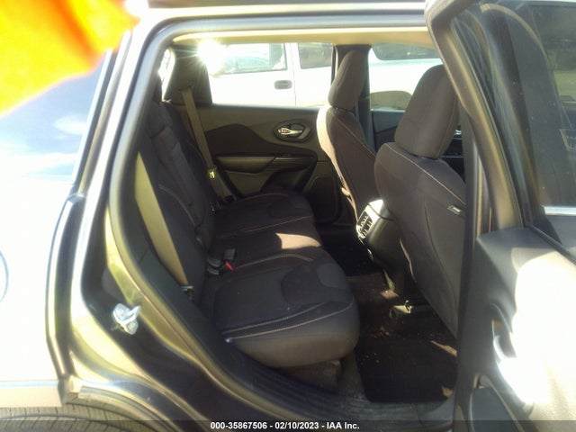 1C4PJLCS3GW307499 Jeep Cherokee Latitude