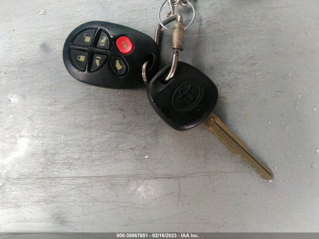 2004 TOYOTA SIENNA XLE VIN: 5TDZA22C64S047334