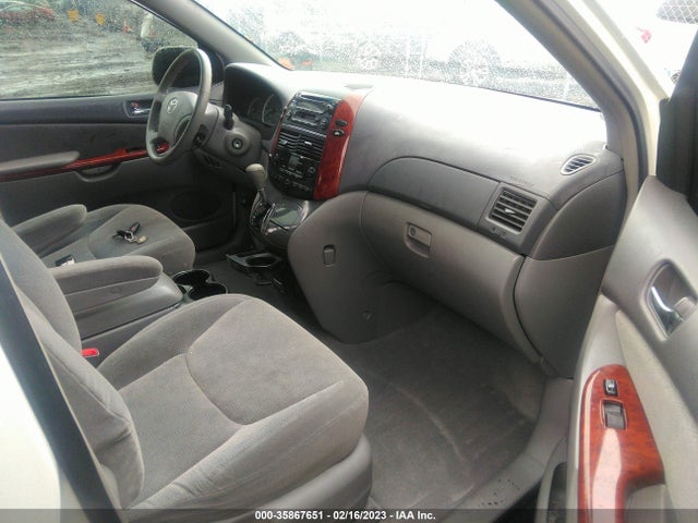 2004 TOYOTA SIENNA XLE VIN: 5TDZA22C64S047334