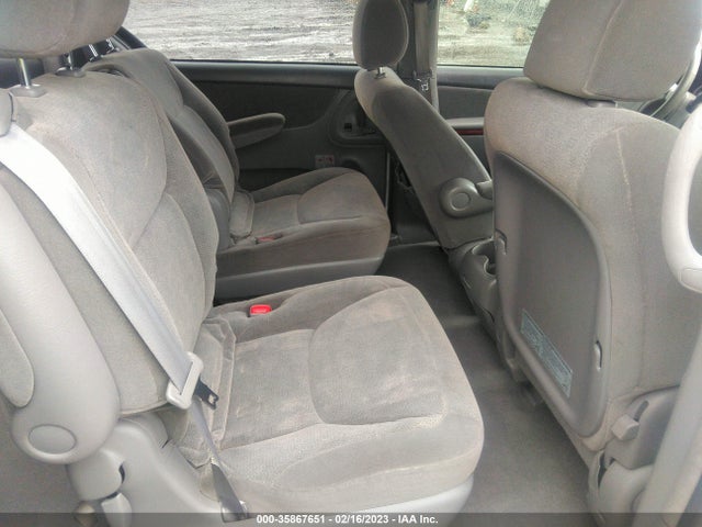 2004 TOYOTA SIENNA XLE VIN: 5TDZA22C64S047334