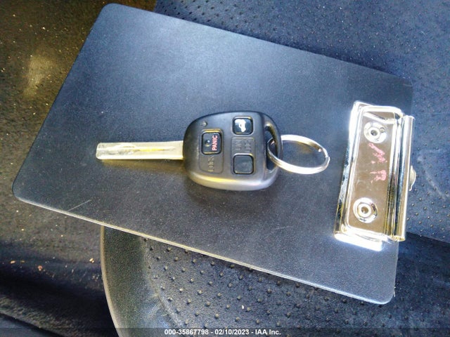 Lexus IS 300 2002 JTHBD192320055406 Image 3