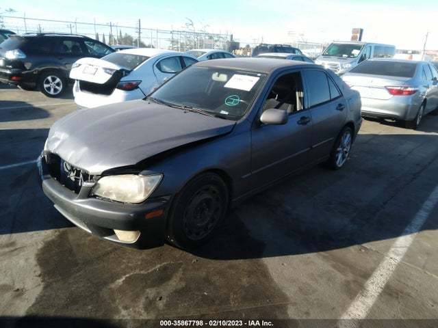 Lexus IS 300 2002 JTHBD192320055406 Image 2