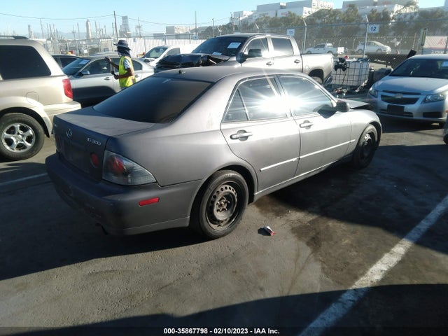 Lexus IS 300 2002 JTHBD192320055406 Image 5