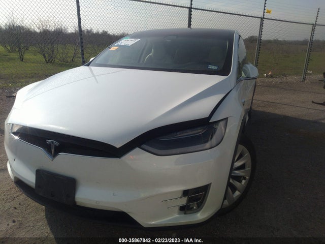 2018 Tesla Model X, VIN: 5YJXCAE23JF092200