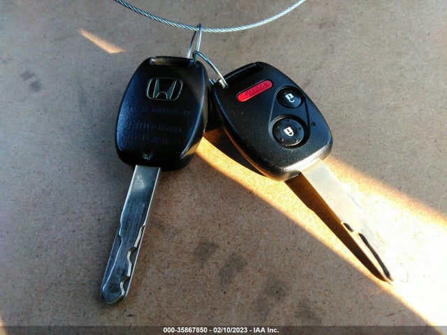 2012 HONDA FIT VIN: JHMGE8H31CS004854