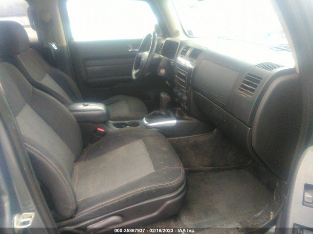 5GTEN13EX88150773 Hummer H3 SUV