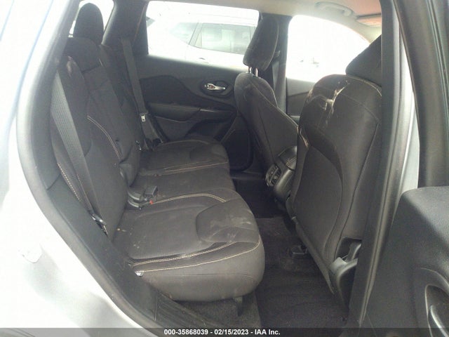1C4PJLCB6HW508136 Jeep Cherokee Latitude