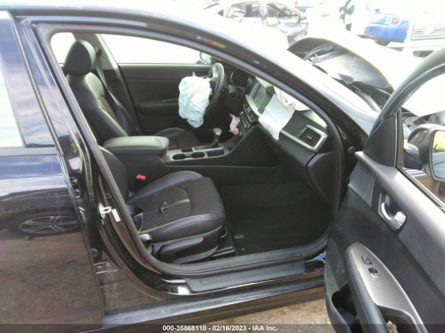 5XXGT4L32KG377885 KIA Optima S