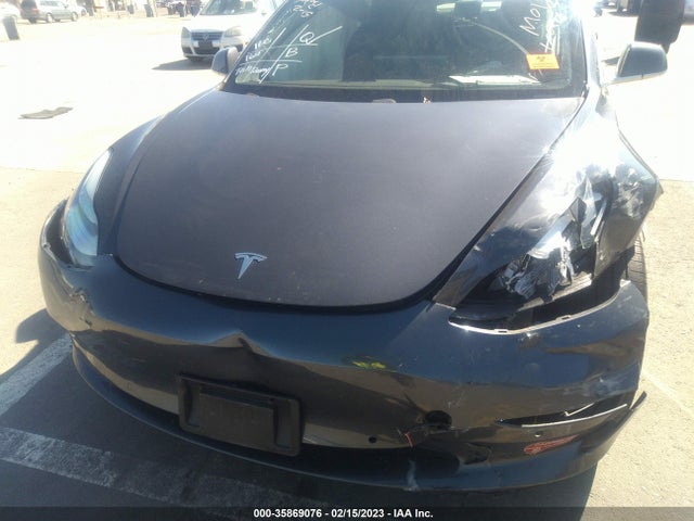 2018 Tesla 3, VIN: 5YJ3E1EA7JF011523
