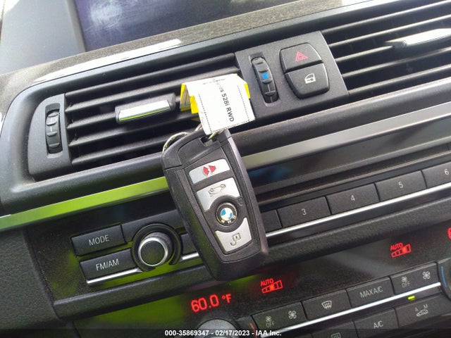 BMW 5 Series 528i 2013 WBAXG5C56DDY34798 Image 3