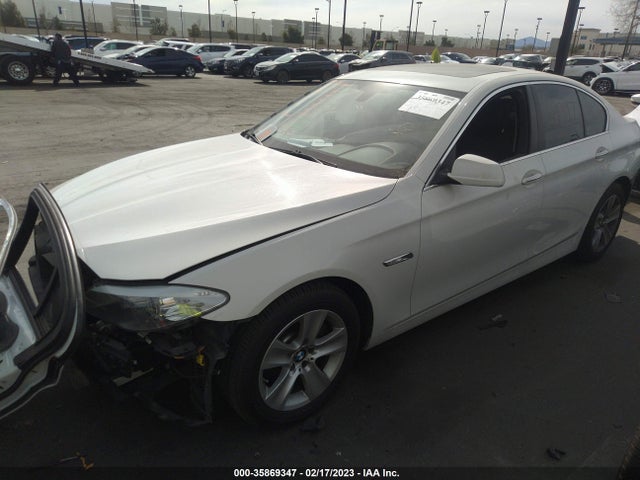 BMW 5 Series 528i 2013 WBAXG5C56DDY34798 Image 2