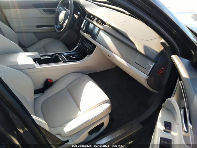 SAJBD4BV2GCY11175 Jaguar Xf 35t Premium