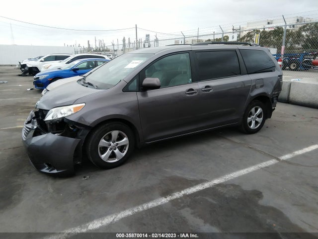 Toyota SIENNA LE 2015 5TDKK3DCXFS586222 Image 2