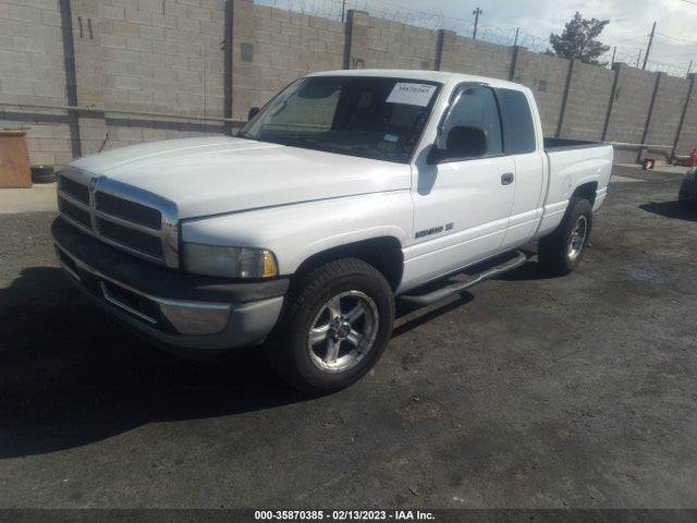 Dodge RAM 1500 2000 3B7HC13Y0YM209264 Image 2