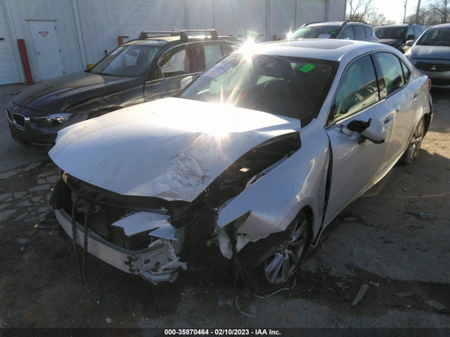 Lexus IS 200T 2016 JTHBA1D22G5004327 Image 2