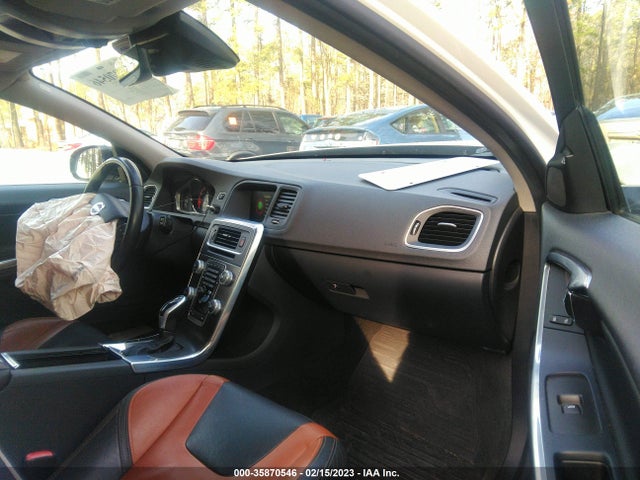 2016 Volvo V60, VIN: YV4612HK3G1011844