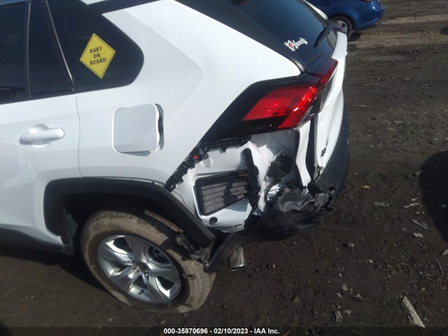 2021 TOYOTA RAV4 XLE VIN: 2T3W1RFV2MC120366