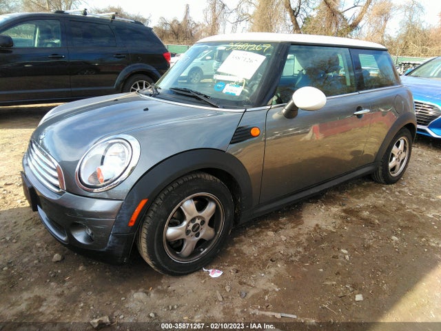 2010 MINI COOPER HARDTOP VIN: WMWMF3C56ATZ22584