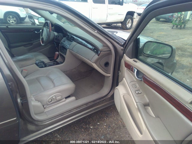 1G6KF5795YU187767 Cadillac DEVILLE DTS