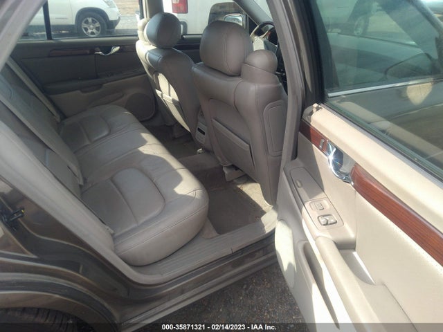 1G6KF5795YU187767 Cadillac DEVILLE DTS
