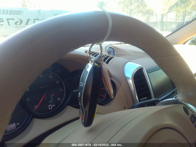 2014 Porsche Cayenne, VIN: WP1AA2A25ELA09102