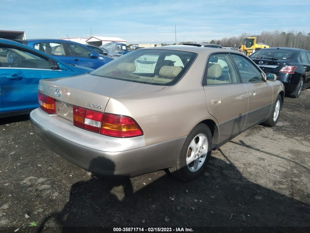 JT8BF28GXX0206536 Lexus ES 300 LUXURY SPORT SDN