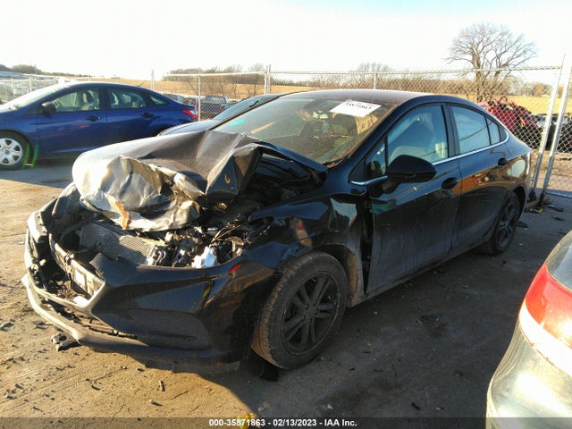 Chevrolet CRUZE LT 2018 1G1BE5SM2J7240465 Image 2