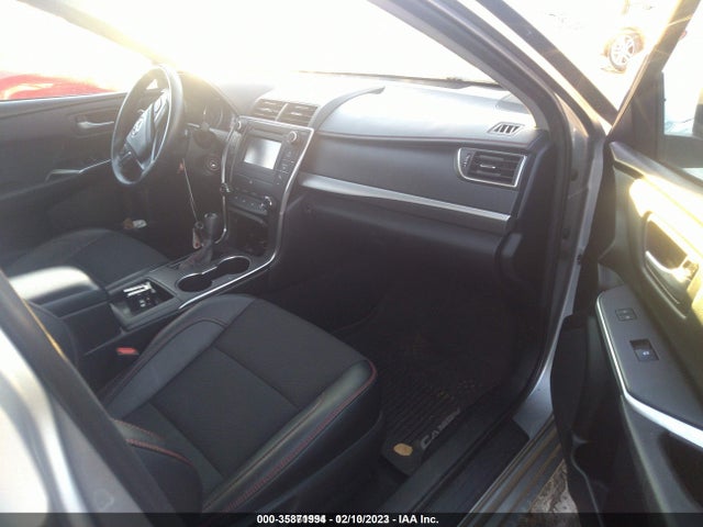 35871994 :رقم المزاد ، 4T1BF1FK0HU409170 vin ، 2017 Toyota Camry Se مزاد بيع