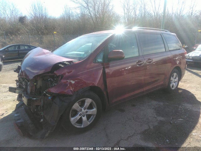 Toyota SIENNA LE 2014 5TDKK3DC0ES524018 Image 2