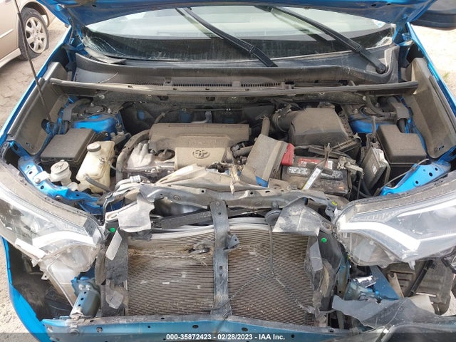 Toyota RAV4 LE 2017 JTMZFREV5HJ716266 Image 10