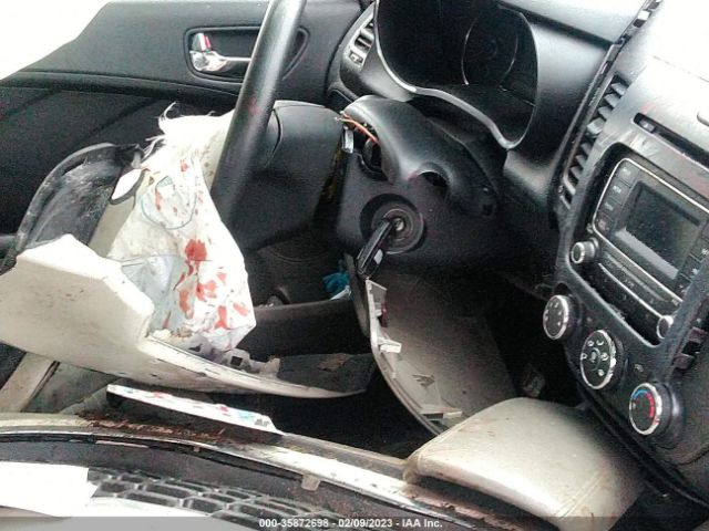 KNAFX4A6XE5074985 KIA FORTE LX