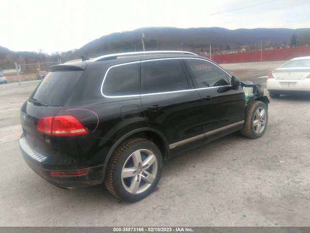 WVGFF9BP1CD005336 Volkswagen Touareg Lux