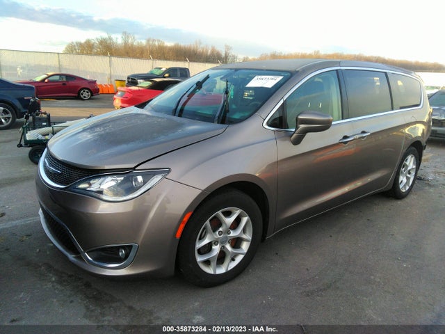 Chrysler Pacifica Touring Plus 2018 2C4RC1FG9JR187108 Image 2