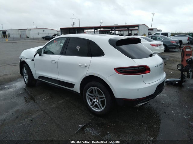 2018 PORSCHE MACAN WP1AA2A51JLB10593 Photo 2