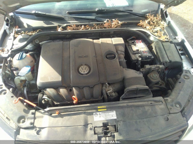 2011 VOLKSWAGEN JETTA SEDAN SE W/CONVENIENCE VIN: 3VWDX7AJ5BM364585