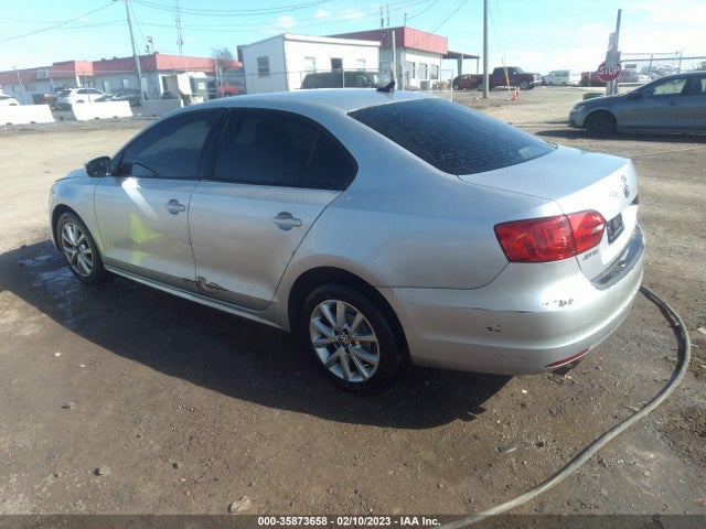 2011 VOLKSWAGEN JETTA SEDAN SE W/CONVENIENCE VIN: 3VWDX7AJ5BM364585