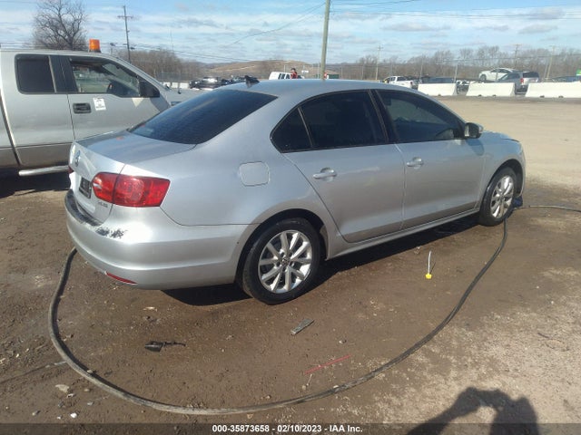 2011 VOLKSWAGEN JETTA SEDAN SE W/CONVENIENCE VIN: 3VWDX7AJ5BM364585