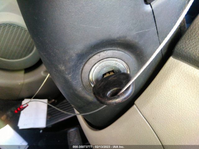 KNAFG526087205841 KIA Rondo Ex