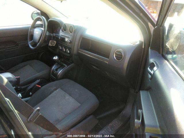 1J4NF4FB4AD504530 Jeep Compass Sport