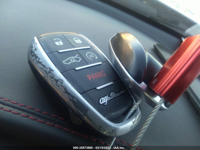 ZARFAEAV3J7569325 Alfa Romeo GIULIA QUADRIFOGLIO