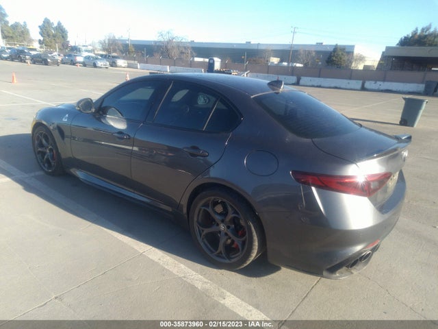 ZARFAEAV3J7569325 Alfa Romeo GIULIA QUADRIFOGLIO