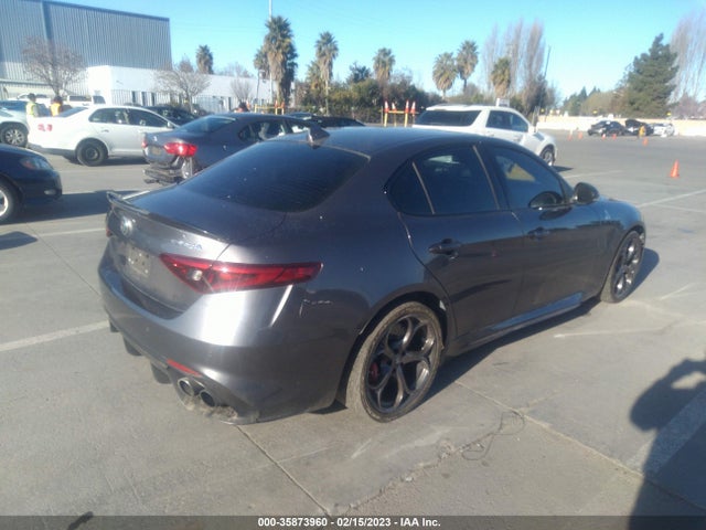 ZARFAEAV3J7569325 Alfa Romeo GIULIA QUADRIFOGLIO