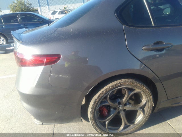 ZARFAEAV3J7569325 Alfa Romeo GIULIA QUADRIFOGLIO
