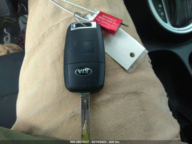KNDJP3A53J7566044 KIA SOUL +